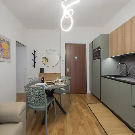 아파트 Nice Apartment In Milano